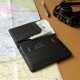 Porta pasaporte de curpiel