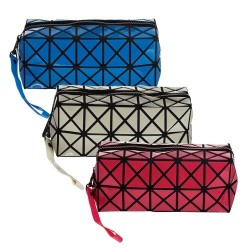 Cosmetiquera con diseño de triangulos