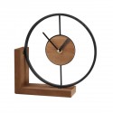 Reloj de mesa con un diseño industrial