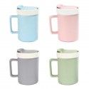 Taza con tapa y capacidad de 460 ml